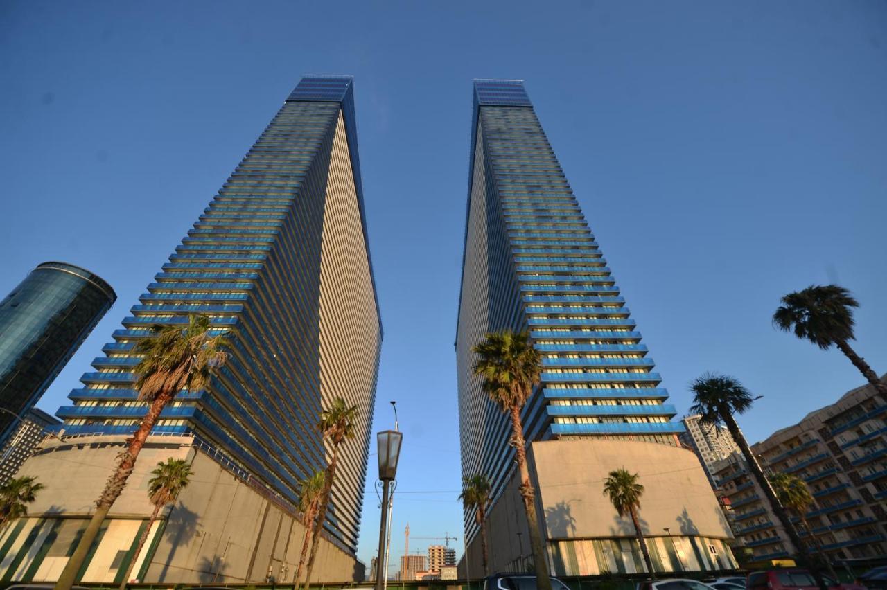 Orbi City Twins Tower 바투미 외부 사진