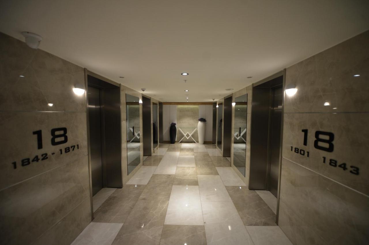 Orbi City Twins Tower 바투미 외부 사진